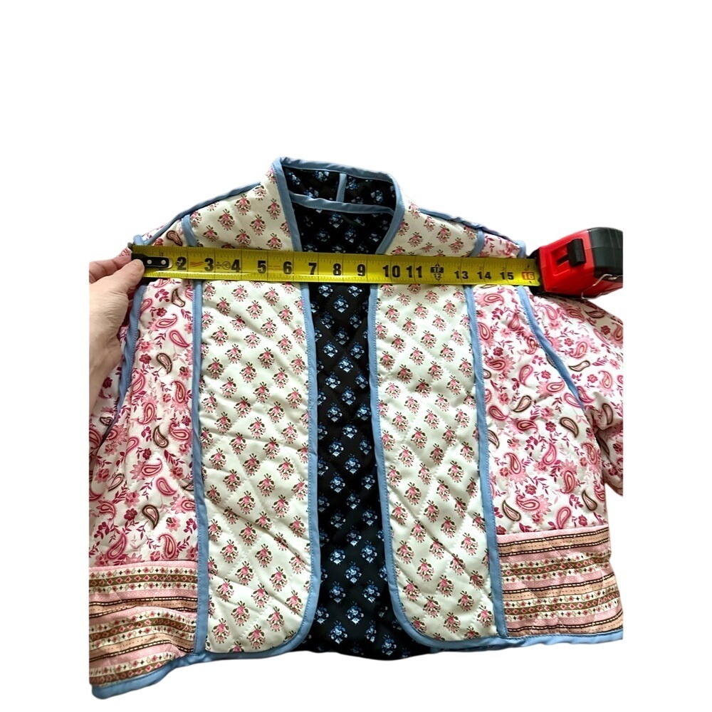 Stylish Women's Quilted Jacket - Picture 3 of 6
